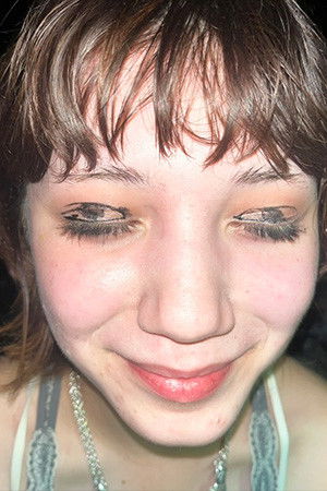 et billede af Nora Carey