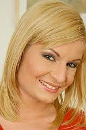 et billede af Victoria Shine