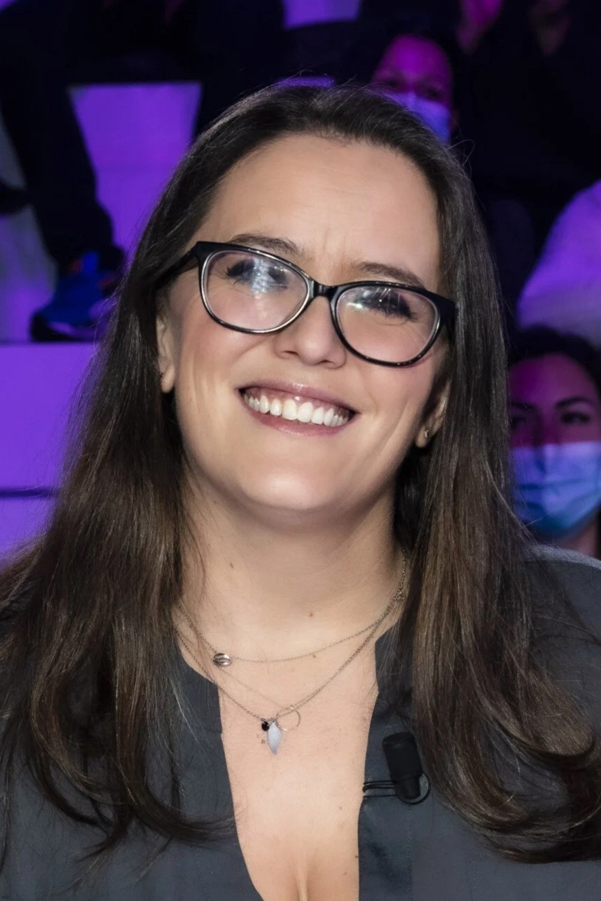 Émilie Lopez backdrop