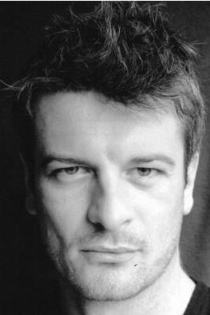 et billede af Gordon Mahon