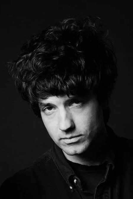 et billede af Alex Scally