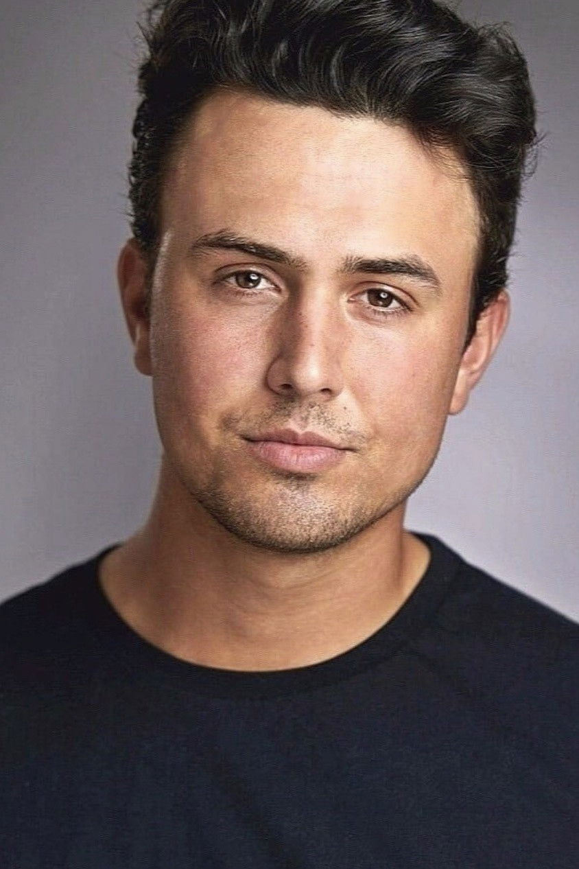 et billede af Luke Adams