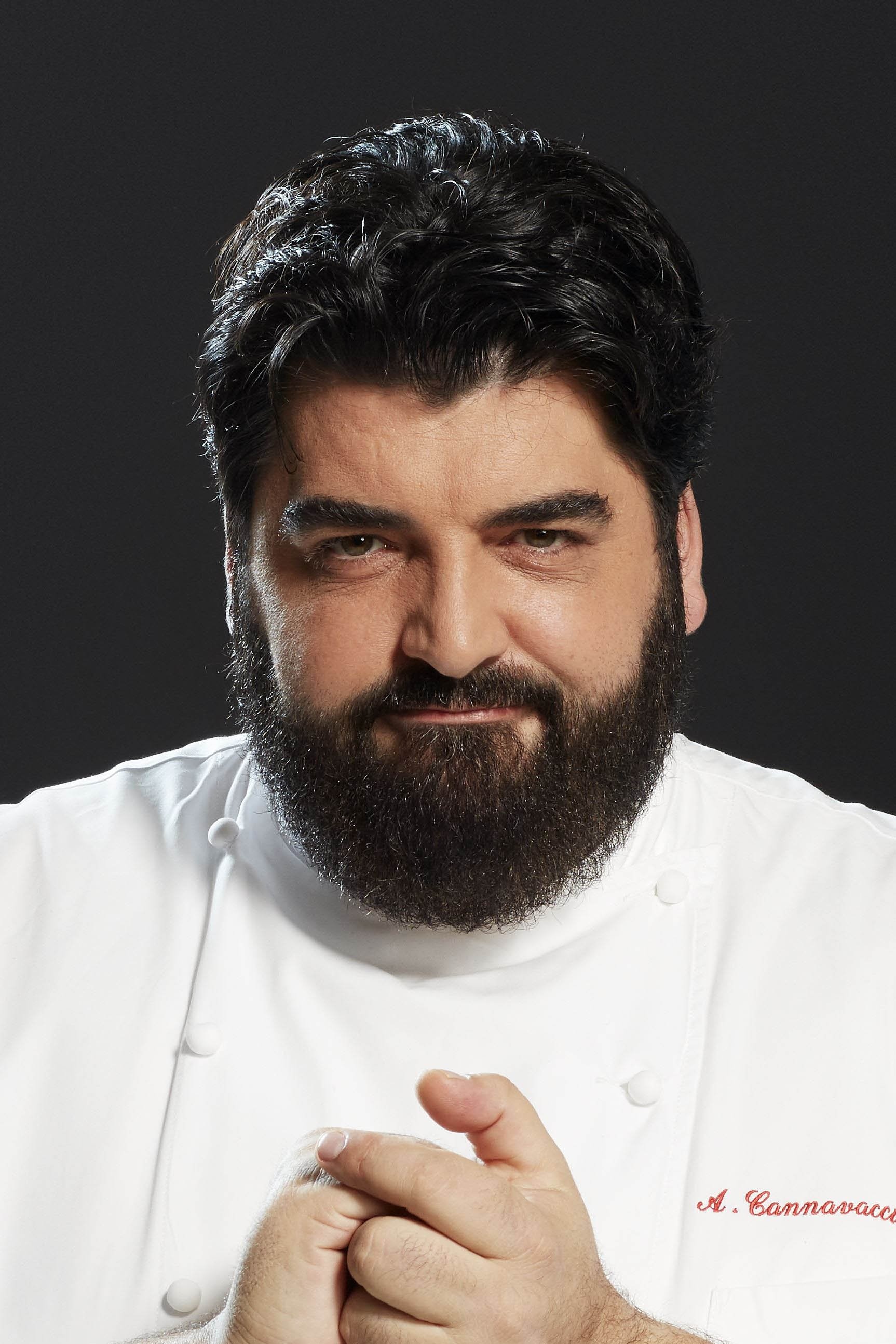 et billede af Antonino Cannavacciuolo