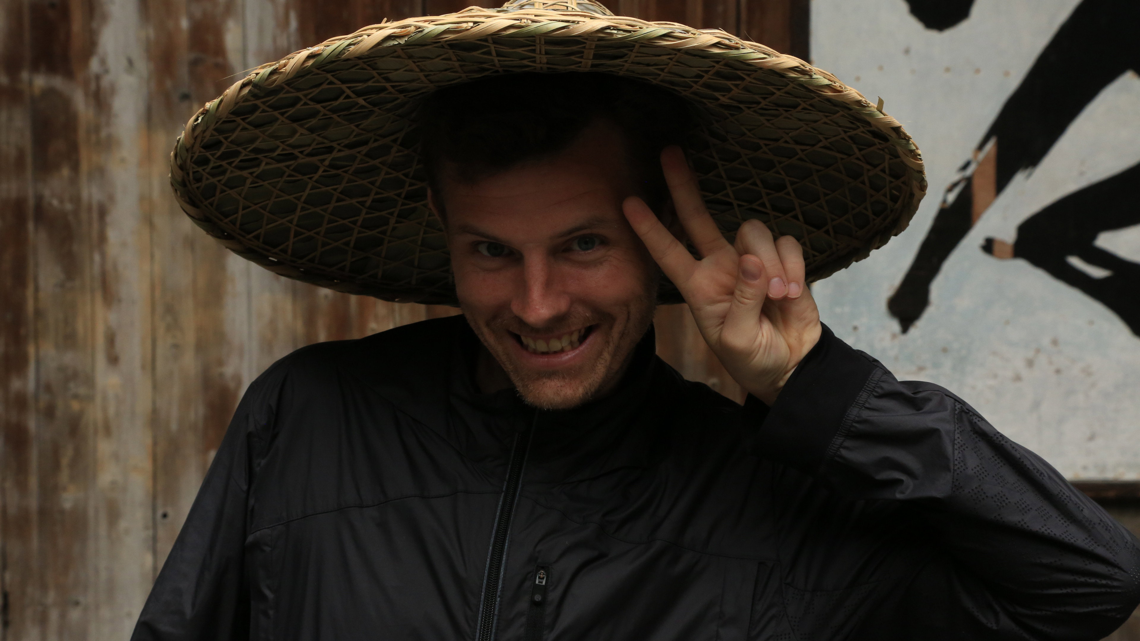 Des Bishop: Breaking China