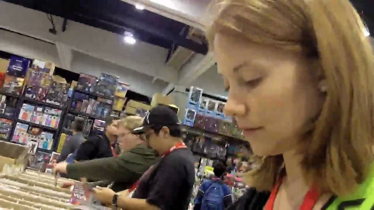 How It Should Have Ended Season 0 :Episode 3  HISHE at Comic Con 2010 - Day 1 - Arts Comics Toys