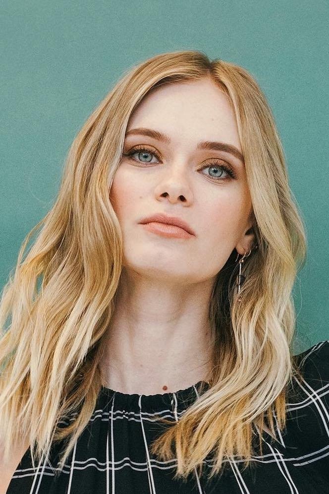 Sara Paxton Photo