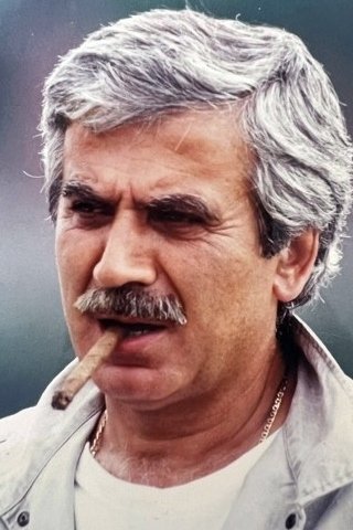 et billede af Charly Koubesserian