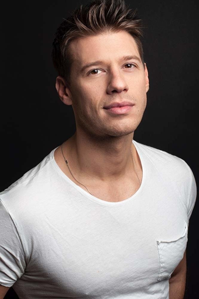 et billede af Constantine Rousouli