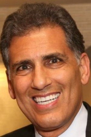 et billede af Cyrus Nowrasteh