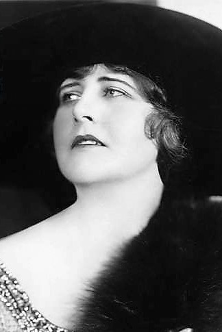 et billede af Anna Case