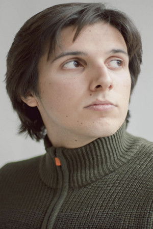 et billede af Alan Gómez