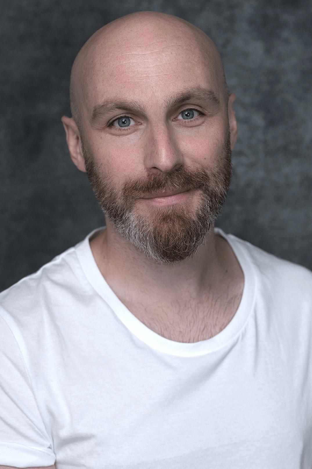 et billede af Adam Paul Harvey