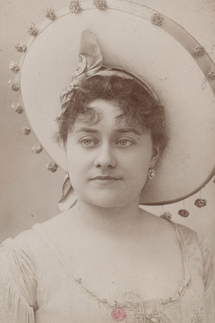 et billede af Marie Montbazon