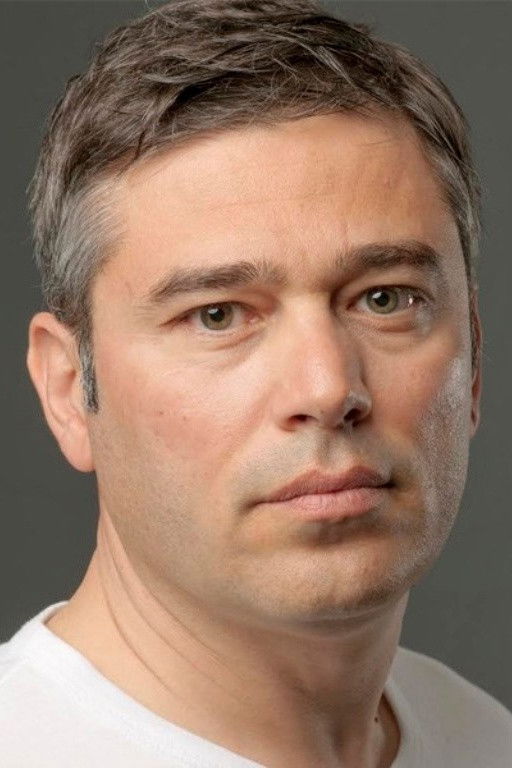 et billede af Özgür Özgülgün