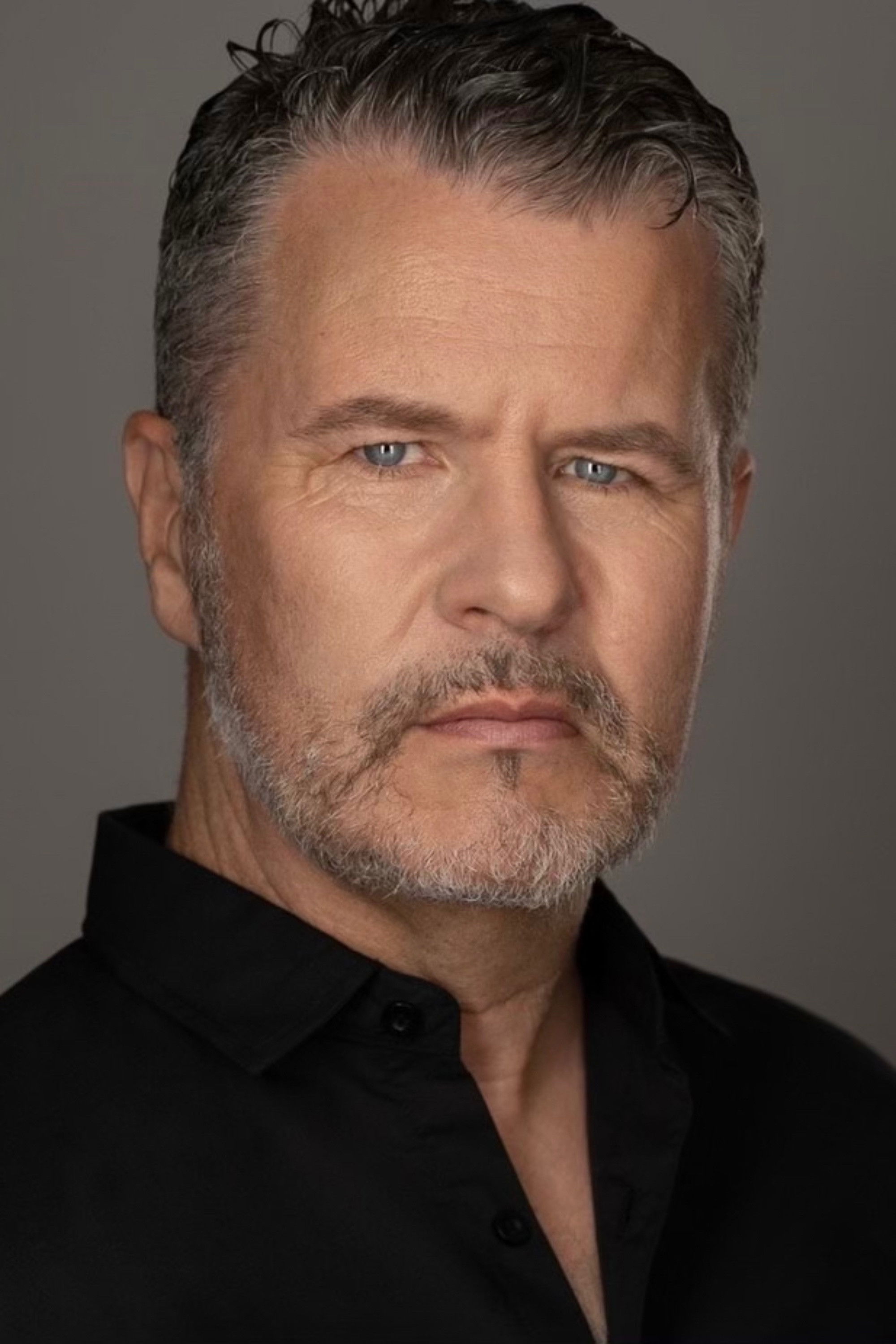 et billede af Alastair Thomson Mills