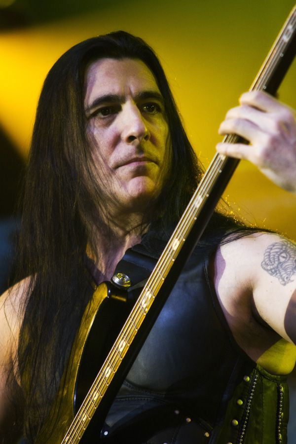 et billede af Joey DeMaio