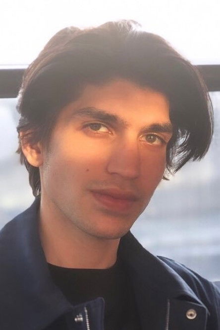 et billede af Karan Mehta