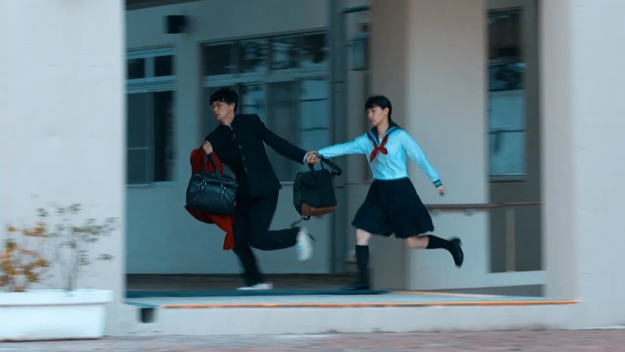 ファンファーレが鳴り響く (2020)