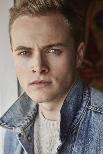 et billede af Charles Terrier