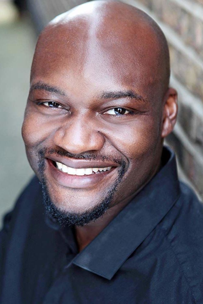 et billede af Larry Olubamiwo