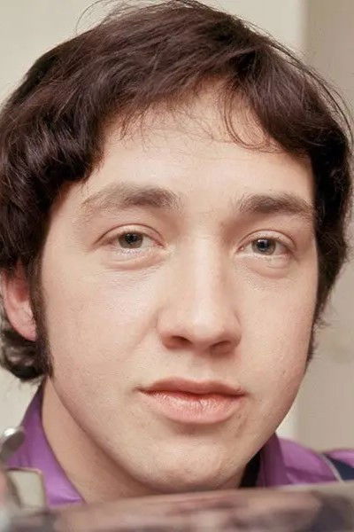 et billede af George Young