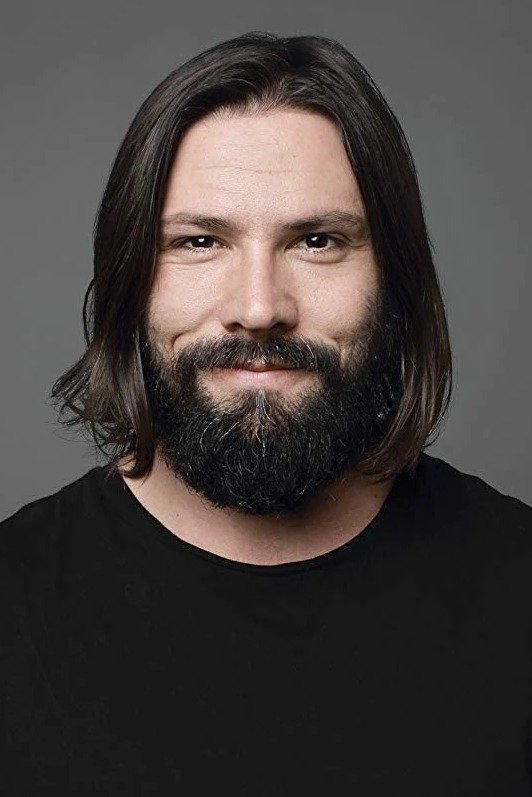 et billede af Adrian Collins