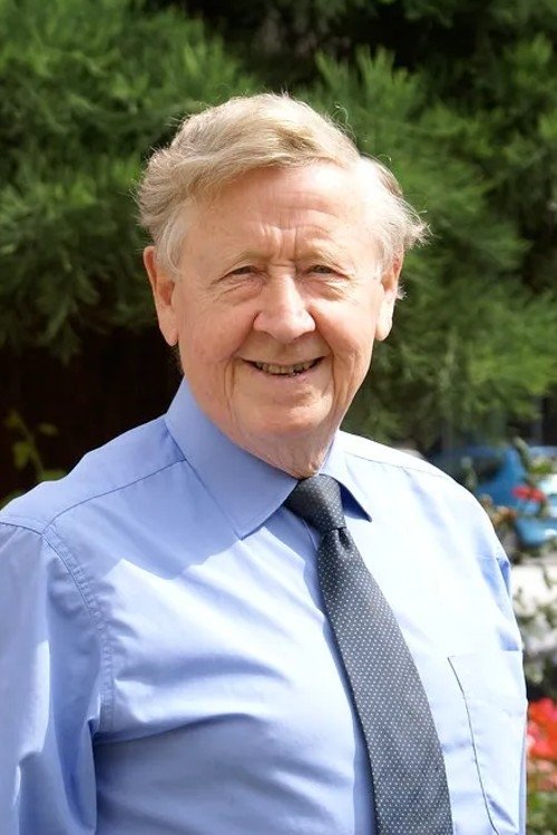 et billede af Bernard Atha