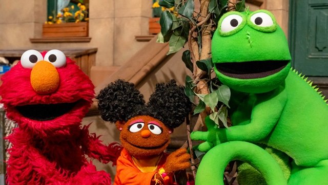 Sesame Street - Season 55 Episode 25 : Hide and Seek Chameleon