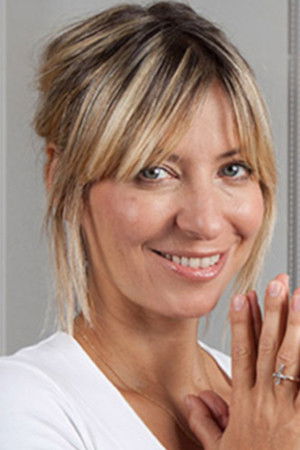 et billede af Maya Fiennes