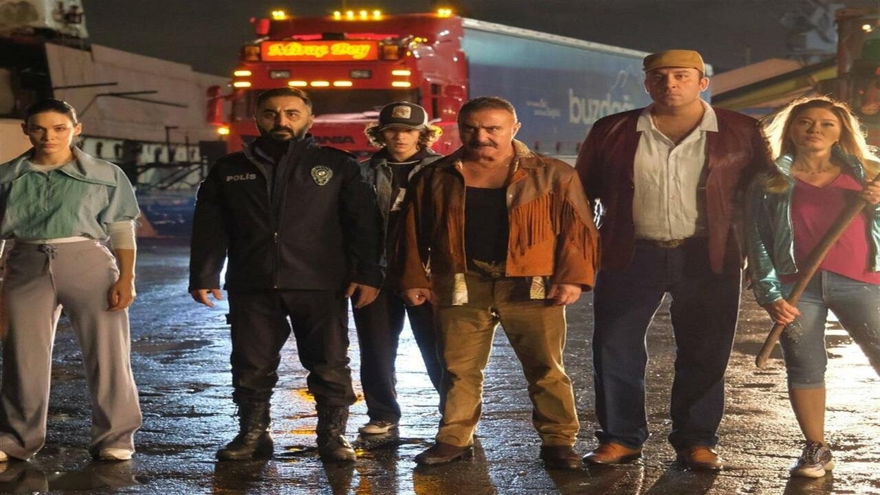 Kim Bu Aile? (2022)
