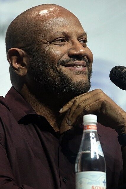 et billede af James Tucker