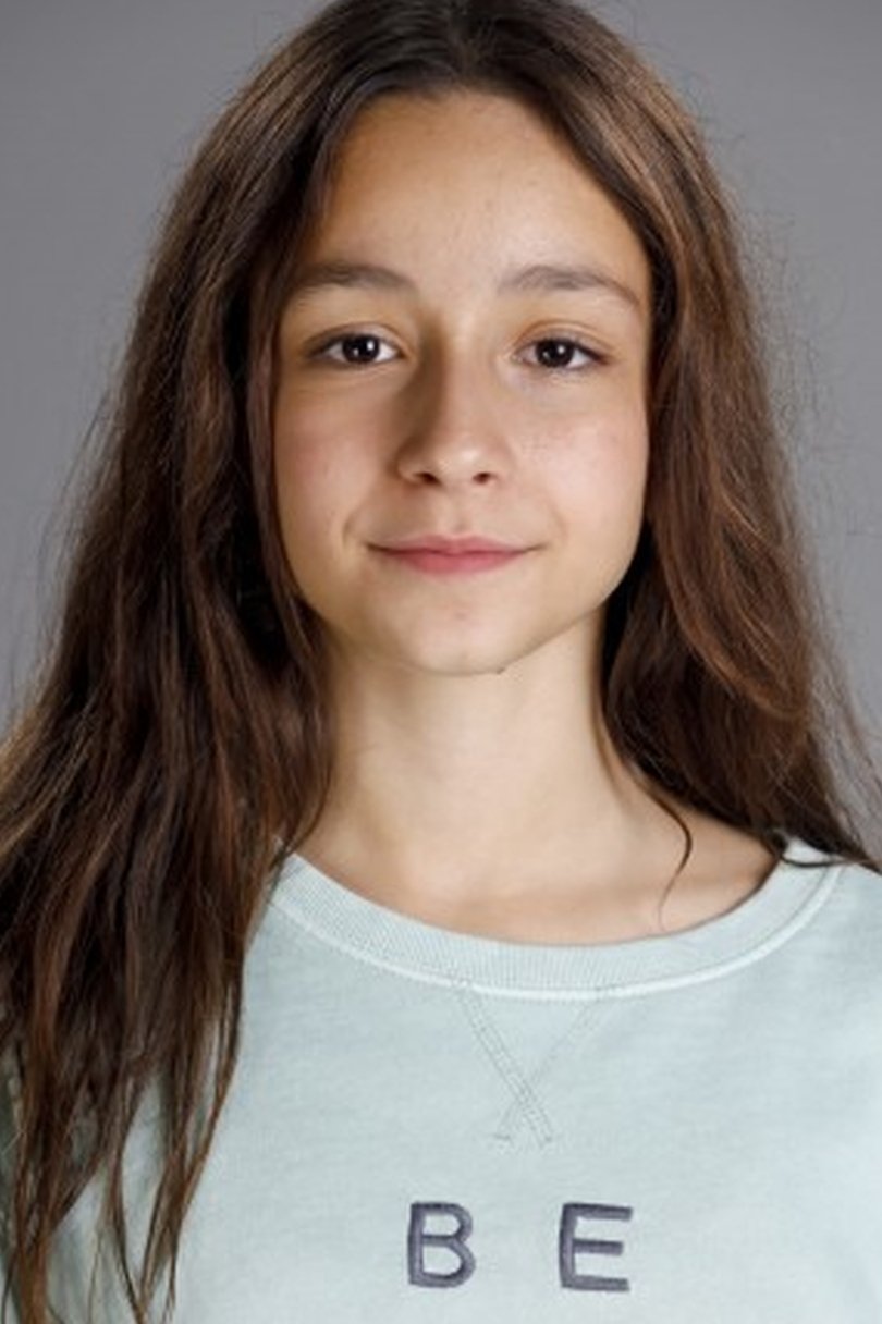 Lara Chelinho's picture in the cast