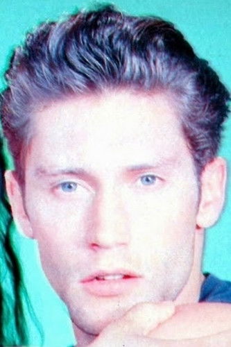 et billede af Adam Perry