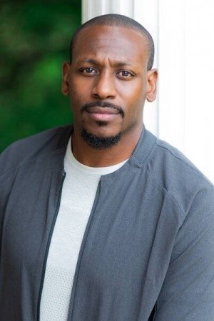 et billede af Jonathan Evans