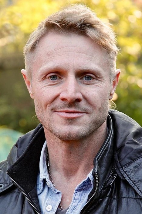 et billede af Cameron Nugent