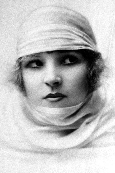 et billede af Kay Laurel