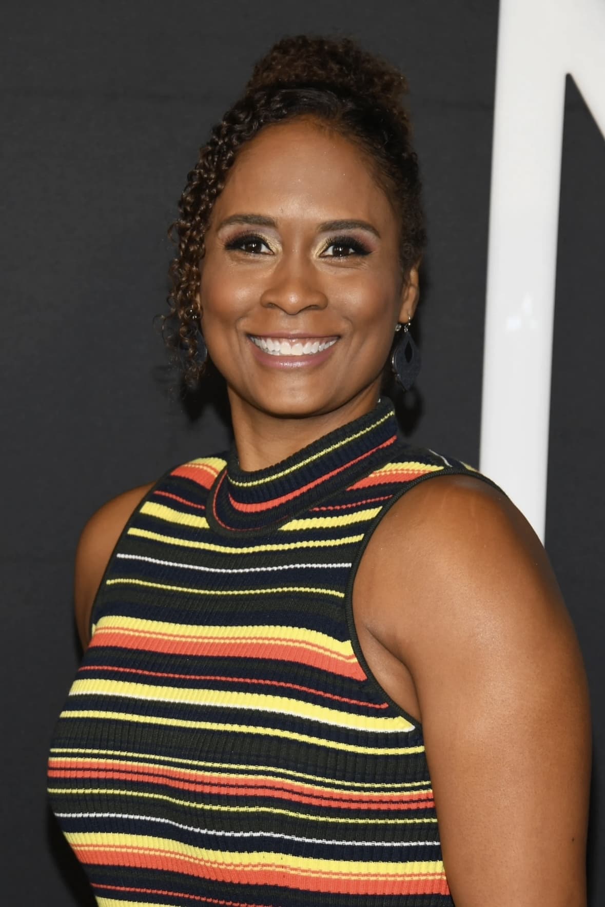 et billede af Akela Cooper