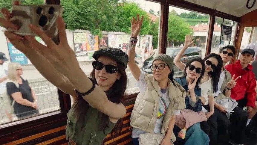 Divas Hit the Road Season 0 :Episode 166  S7 &middot; Full-Episode Binge EP3