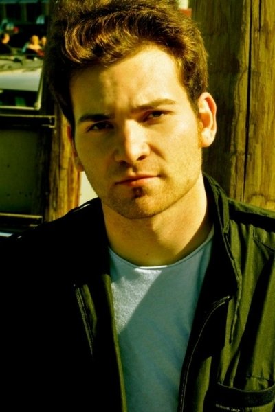 et billede af Israel Hall