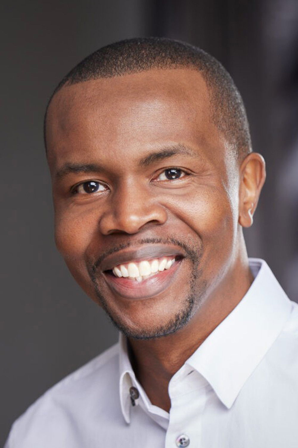 et billede af Andrew Charles James