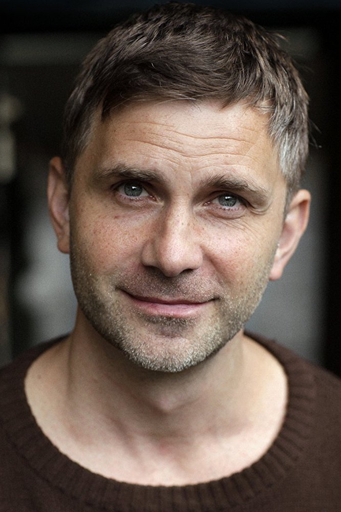 et billede af Dean Roberts