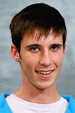 et billede af Adrian Layton