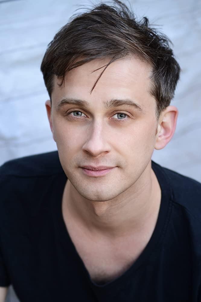 et billede af Leander Deeny