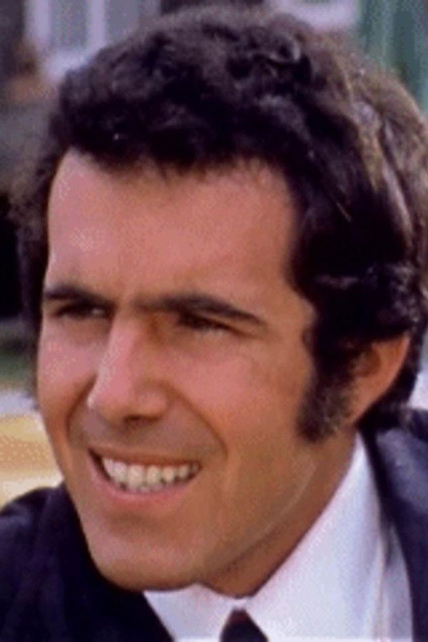 et billede af George S. McDonald