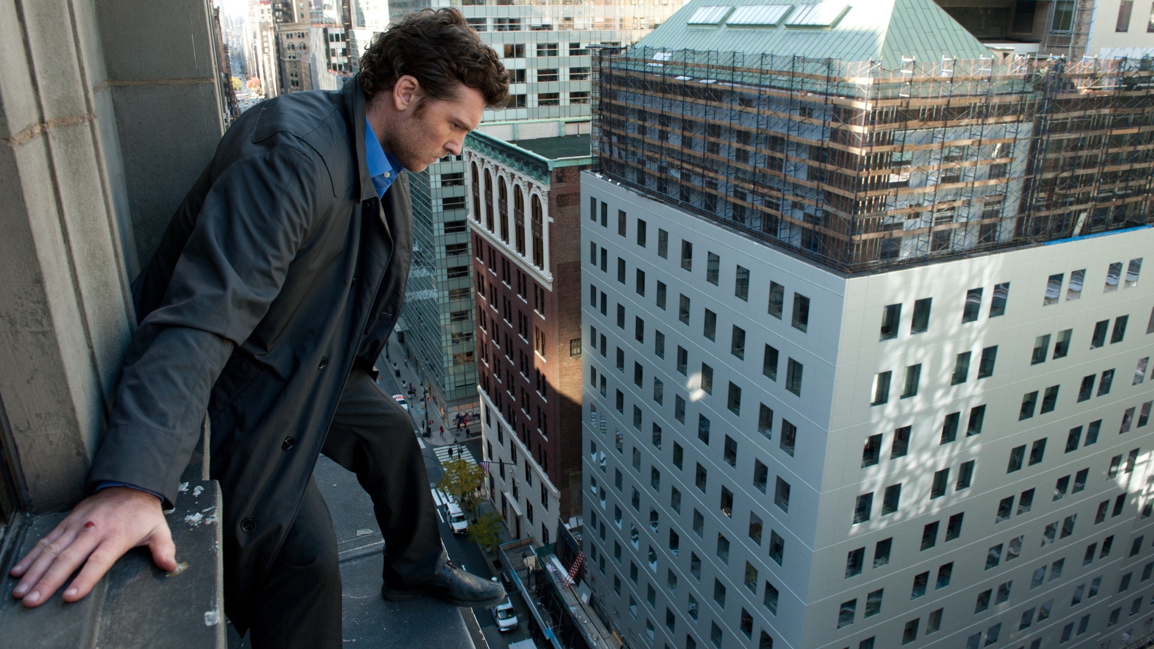 Man on a Ledge (2012)