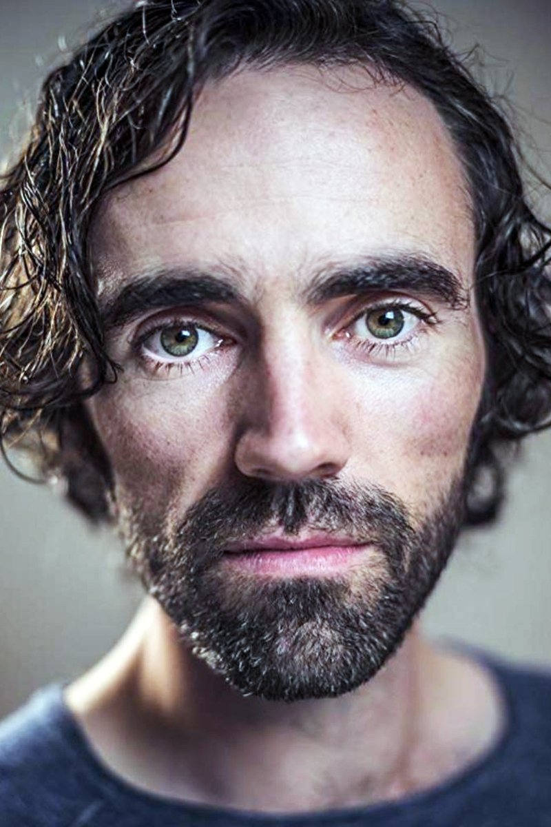 et billede af Seán T. Ó Meallaigh