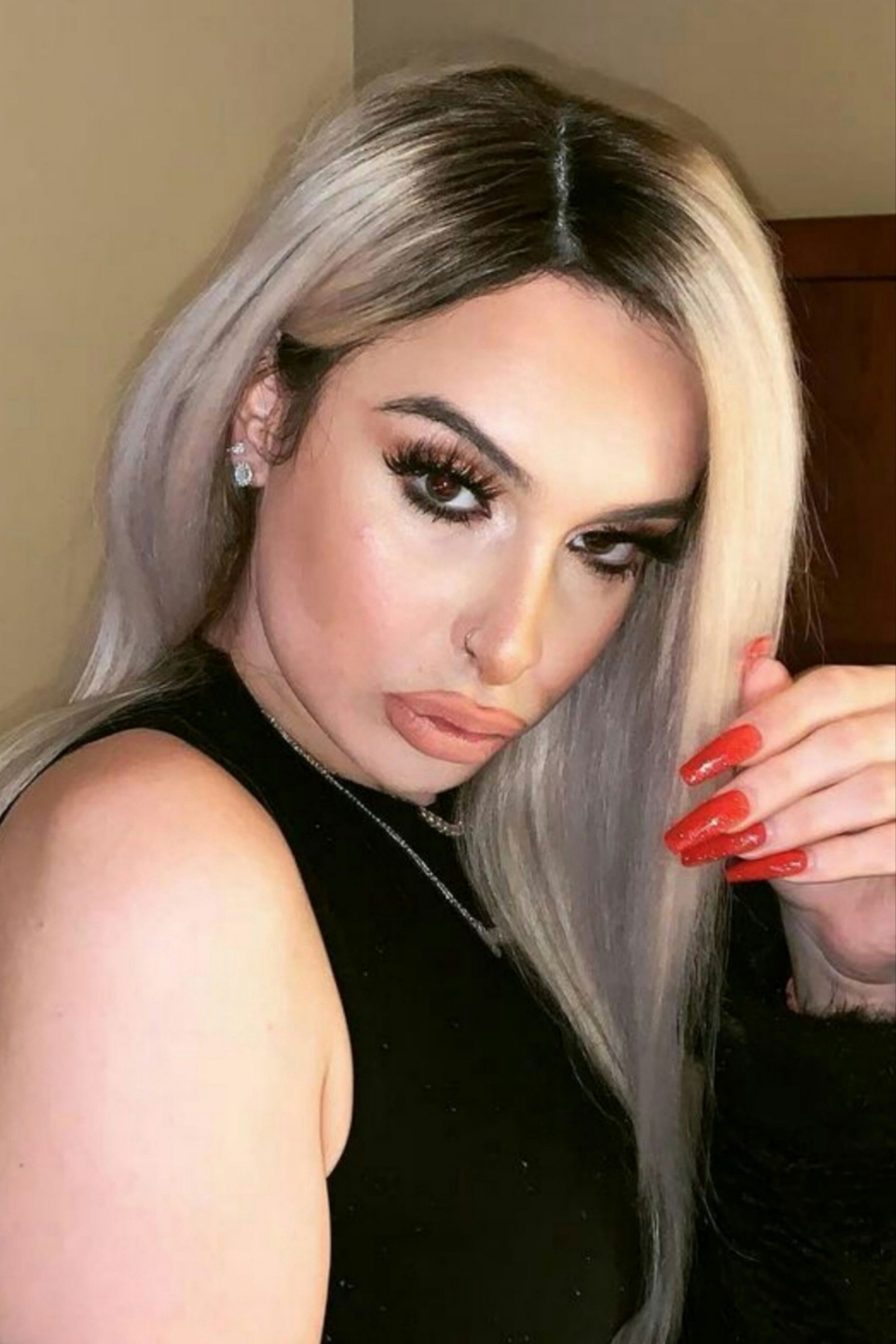 et billede af Ivory Mayhem