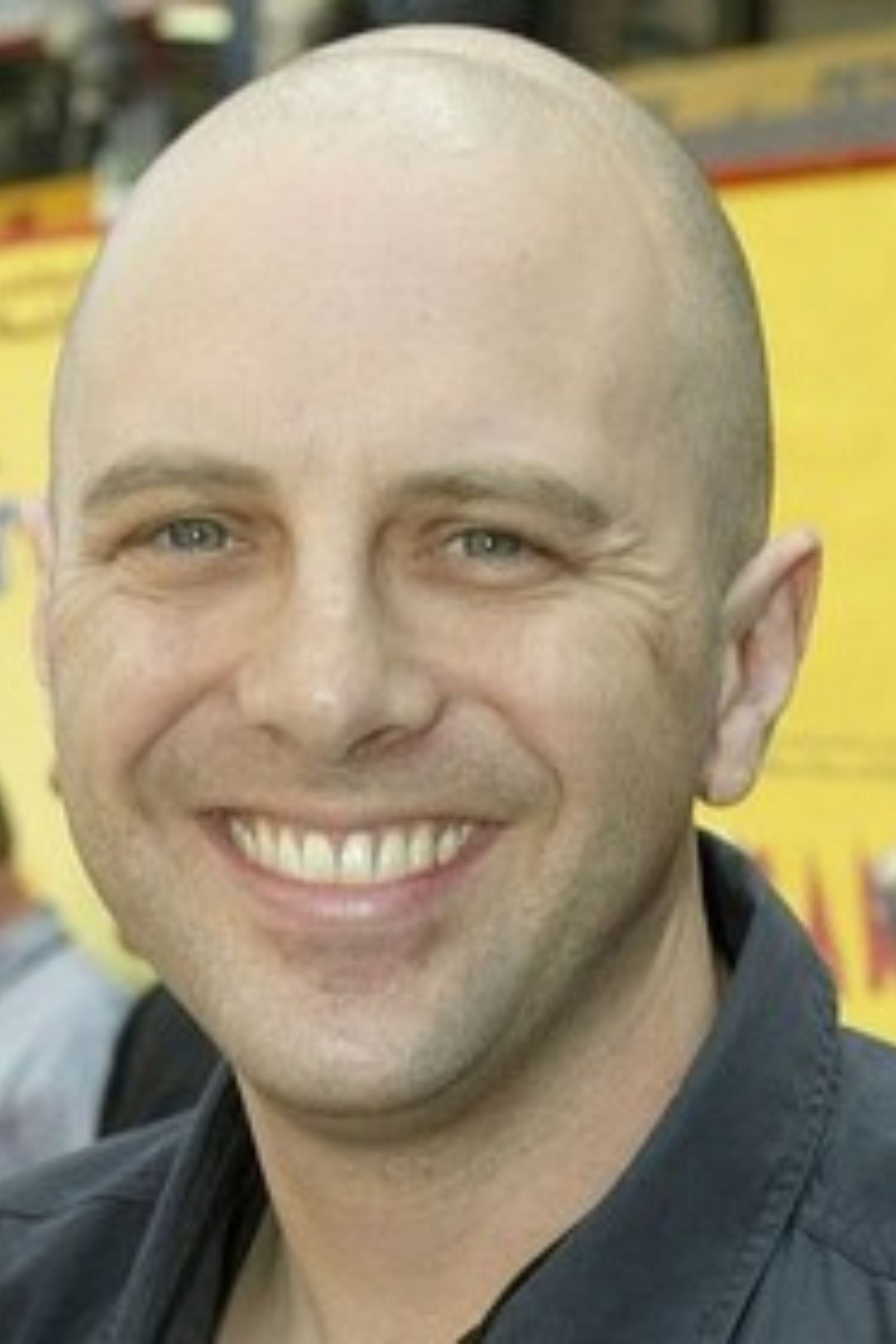 et billede af John Sanford