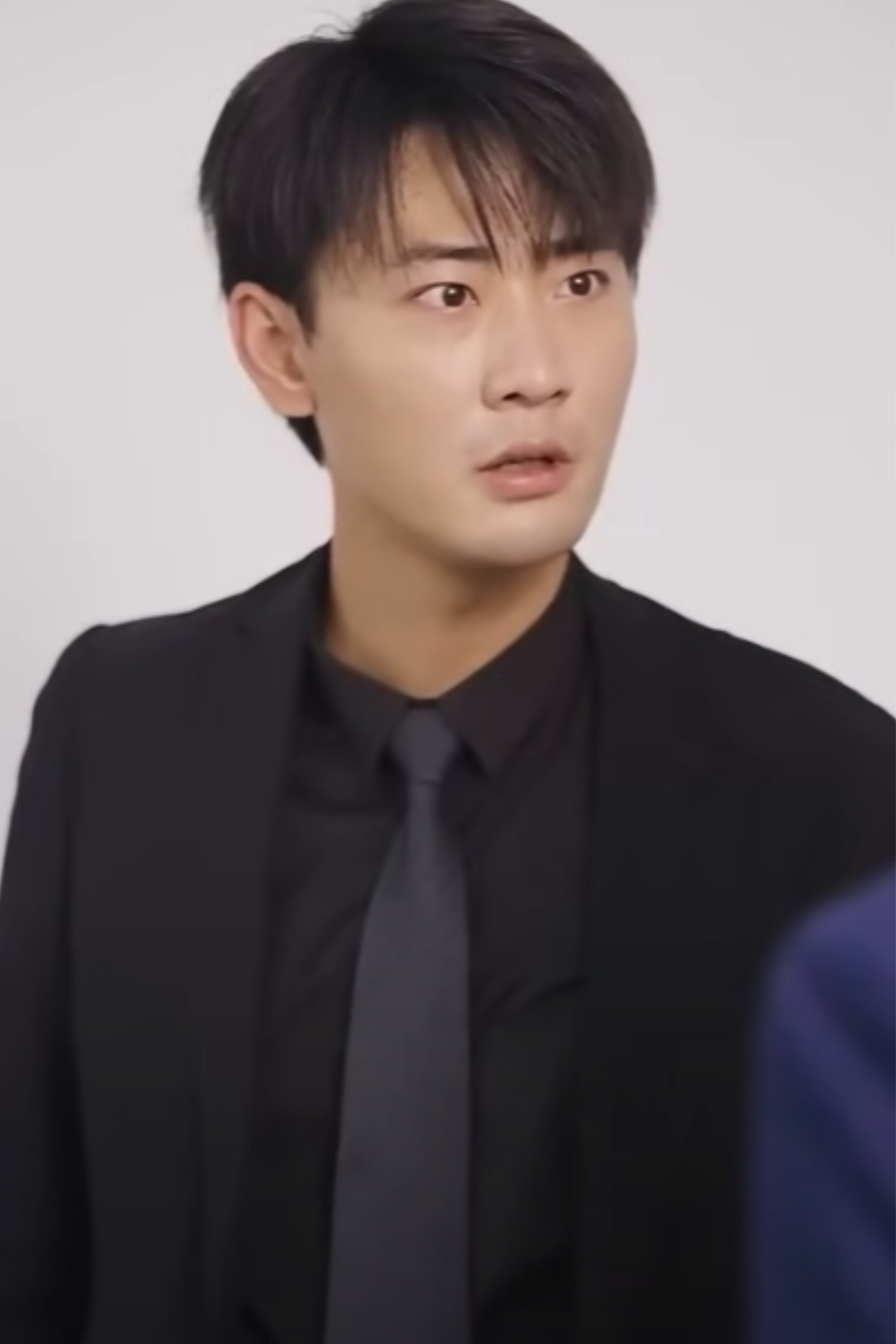 Prices depreciated 1 million times, a poor boy becomes the richest man in the world!