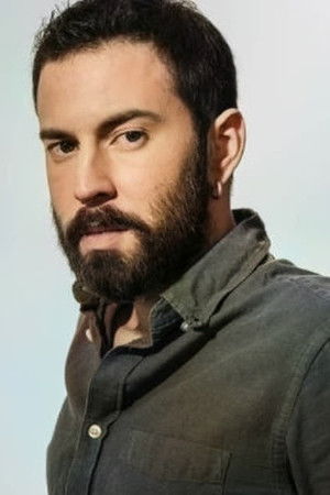 et billede af Doğu Alpan